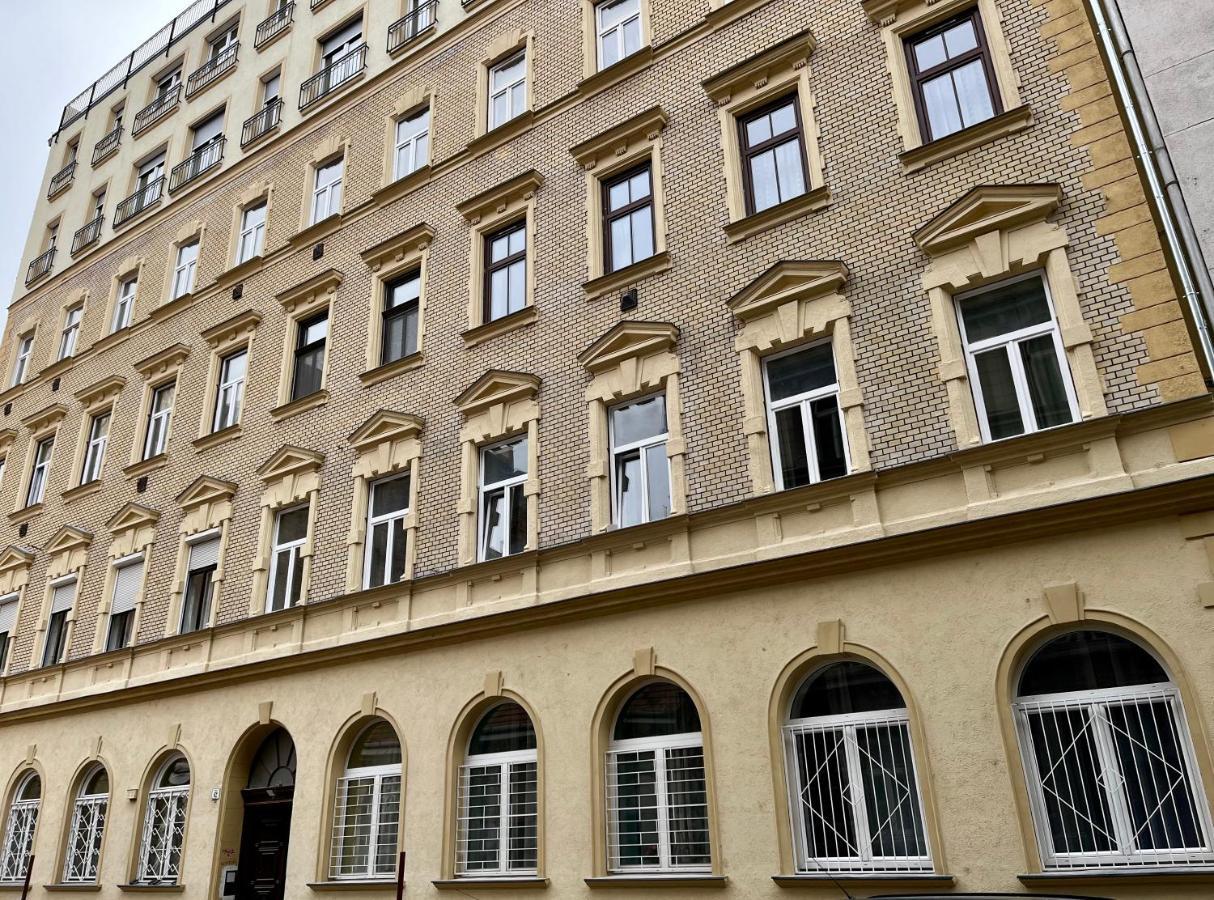 Akacfa 62 Dowtown 2br Wifi+ac * Budapesta